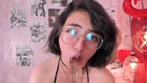 I love to have your delicious cock fucking my throat 🍑🍆 by saramartini19