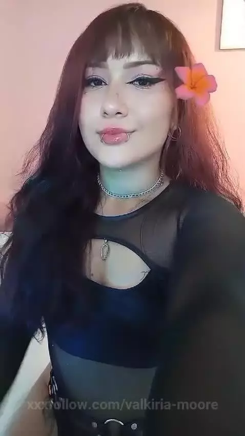 What do you wanna do with my cute face?🖤 by valkiria-moore