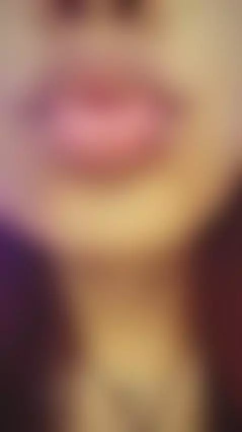 Which of my lips would you kiss? 💕 by kinky-camila