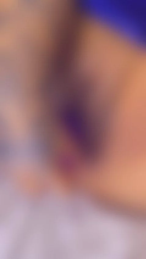 do u wanna stay between me? by ninatejeiro