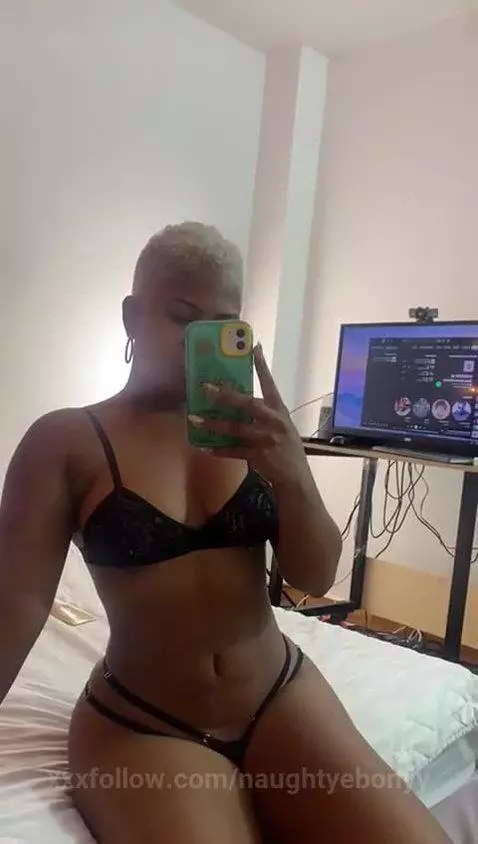 Look my sexy body !! 😏🔥 by naughtyebonyy