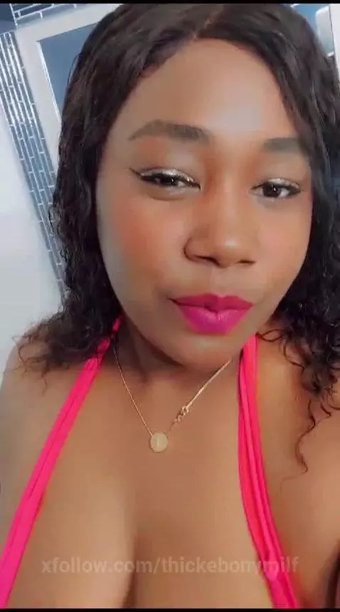 Sexy milf !! 🥵🔞 by thickebonymilf