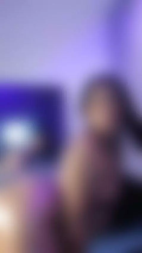 Come to fuck my holes!! by elliemoret