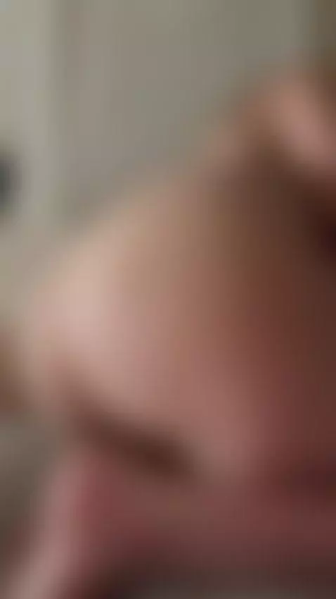 my fat ass loves being oiled up 💦 by aayelexie