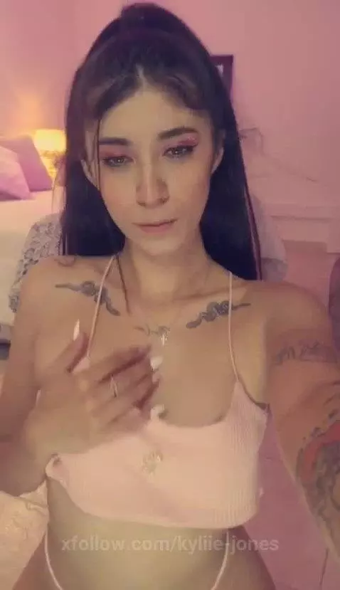 !ONLINE¡ by kyliie-jones