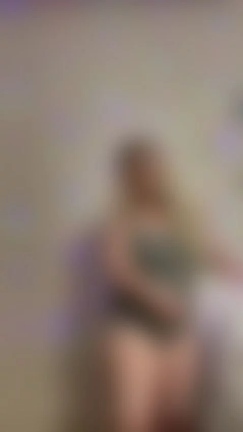 Come see me live tomorrow on Stripchat! 3pm-6pm MST by lindsey-mae