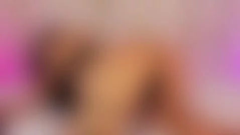 rubbing my clit while my ass bounces 🍑🥵 by diamonnd-99