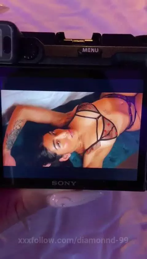 I love these pictures, have you seen them in my biography? by diamonnd-99