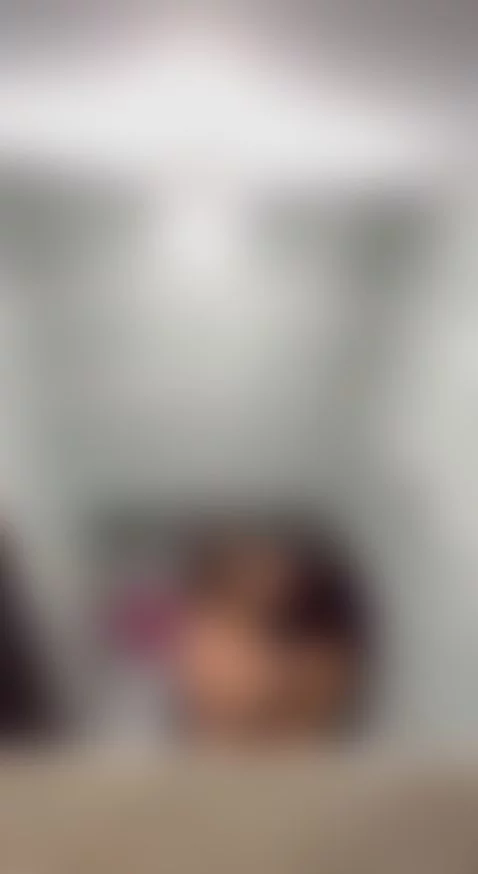 sorprise!! by iamvaleskaa