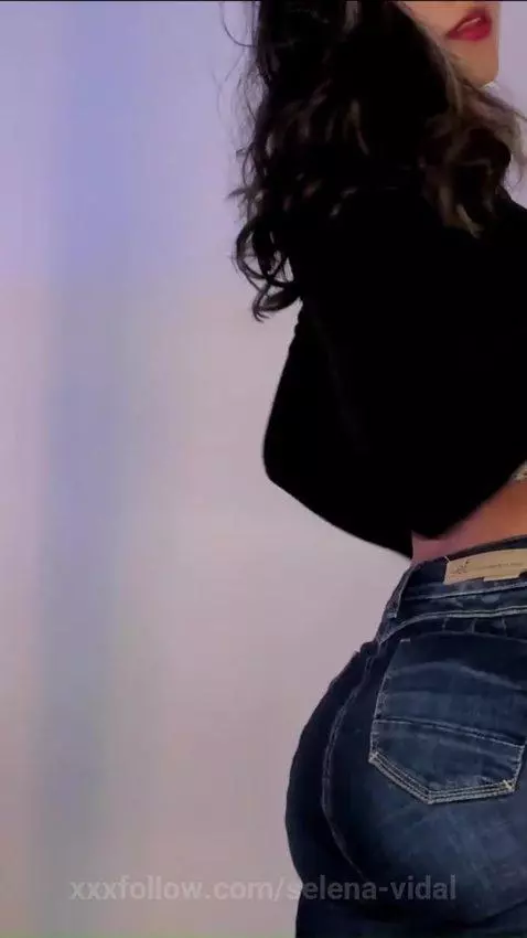 I want you to rip off my pants .https://www.camsoda.com/sele... by selena-vidal