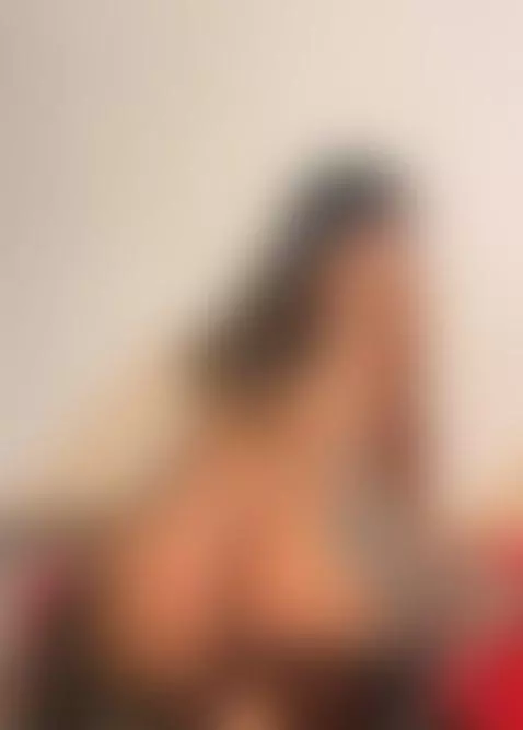 Visit my Onlyfans —-> https://onlyfans.com/liz_live by lizzlive011