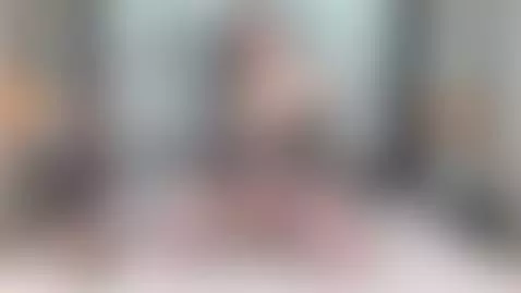 I want you to come and make me get my pussy wet by julia-davis