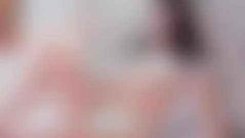 What do you notice first👣 by renatta-cruz