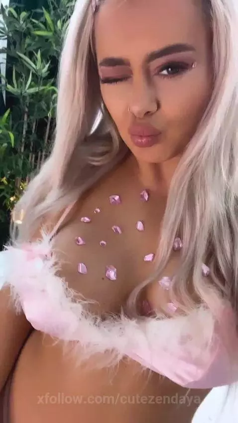 Can I be your naughty secret? by cutezendaya