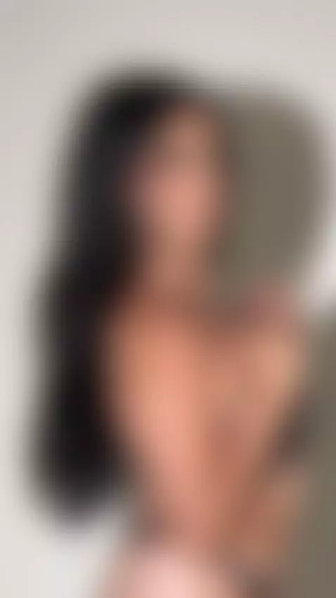 See me 💓 by anniestonee