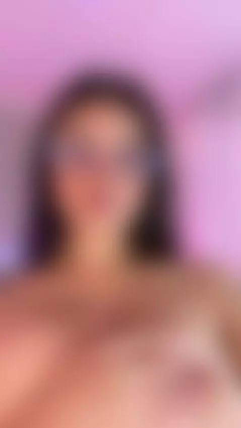 Look under my skirt by abbyy-s