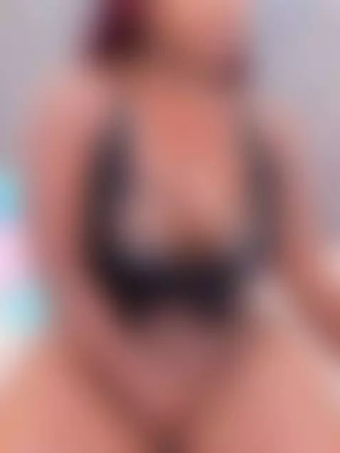 curvy and horny by andreafletcher