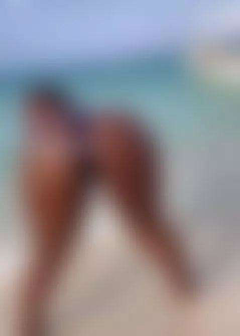 SHAKING IT ON THE BEACH!! by andreafletcher