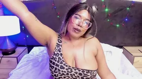 singing my favorite song of the moment , my frustrated dream... by niickypurple