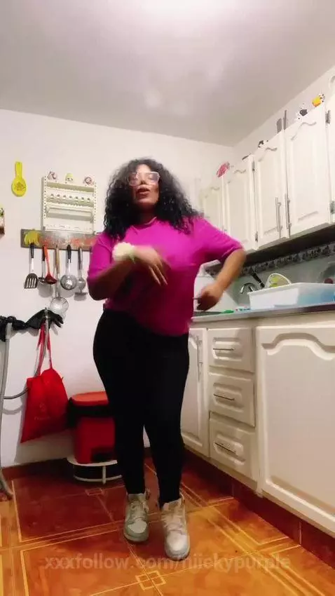 Honey shall we dance? by niickypurple