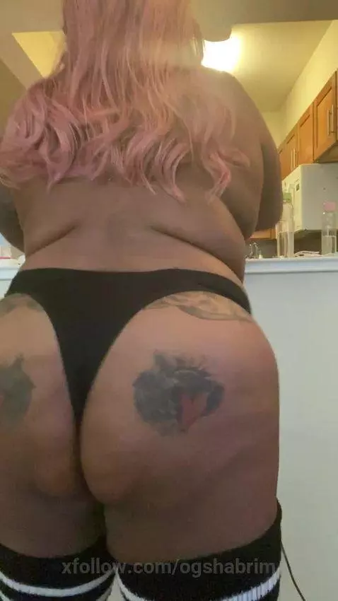 It’s hard work shaking this ass ! by ogshabrim