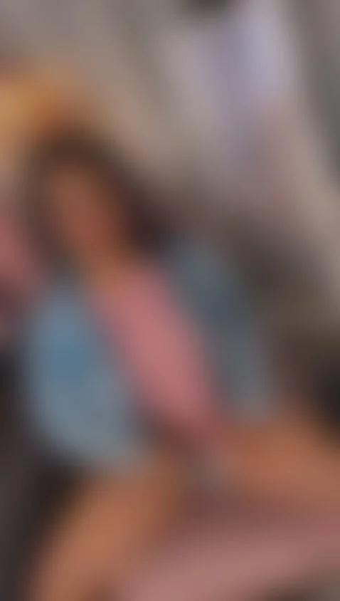 kisses me by sabrina-haze