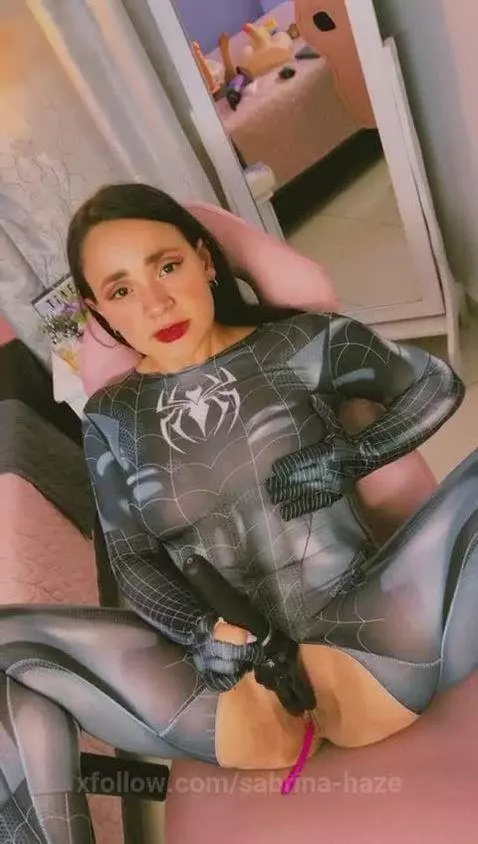 THIS SPIDER IS THIRSTY FOR MILK by sabrina-haze