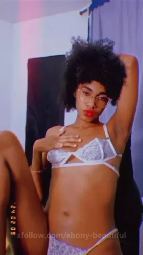 I feel hot😋 by ebony-beautiful