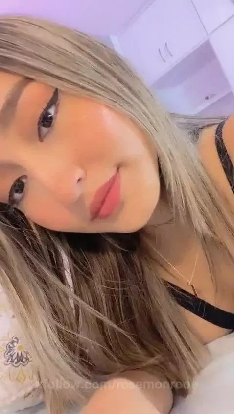 Spank me.. by rosemonrooe