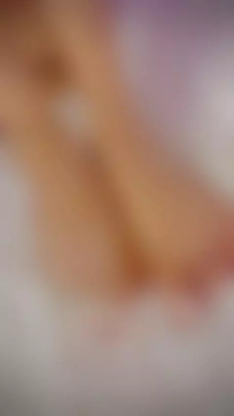 My feets by rosemonrooe