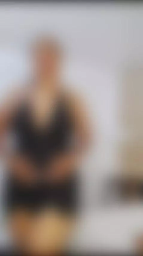 A sexy girl in sexy post🥰 by thaylanaa