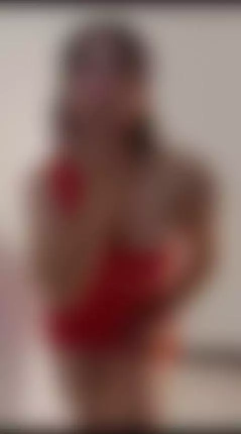 I know you love red ❤🥵 by sofiperez