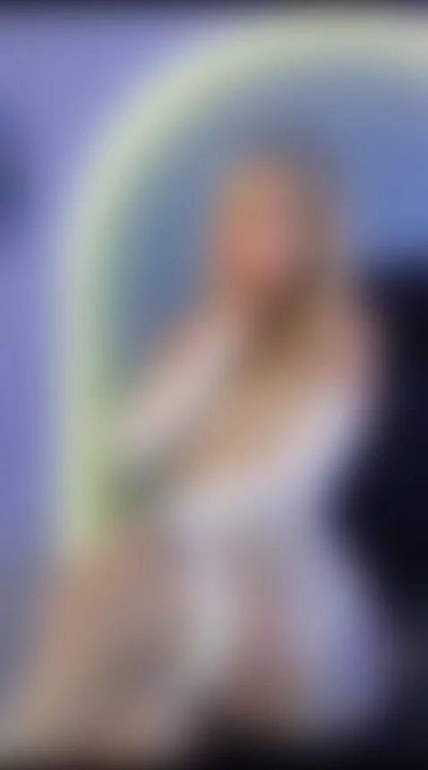 ༼ つ ◕_◕ ༽つ by nathashasmith