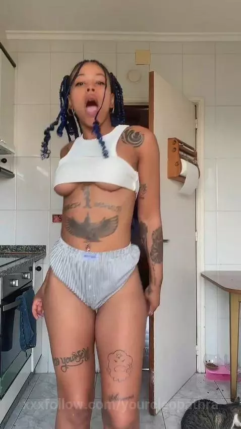 wait for the surprise 😍💕 by yourcleopathra