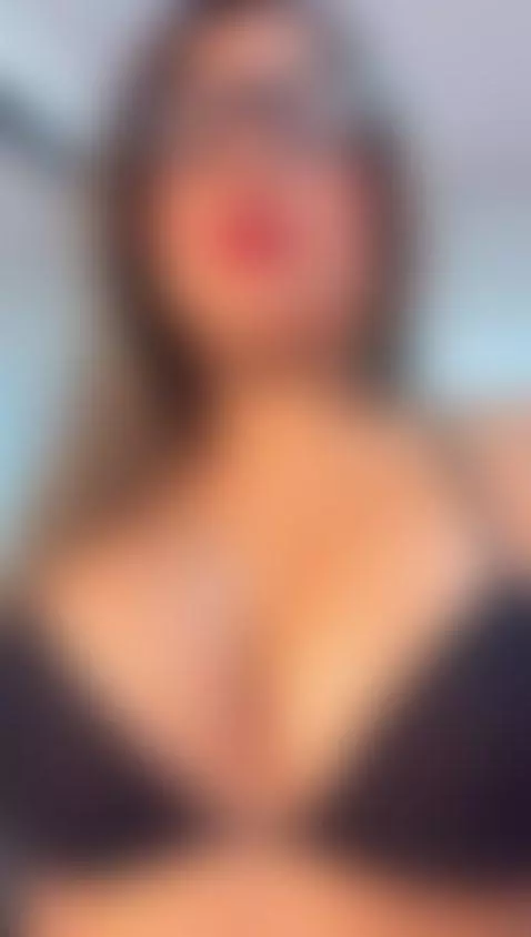 ONLINE NOW , Come on play togerher , let me rebot My Big ass... by deboraevans