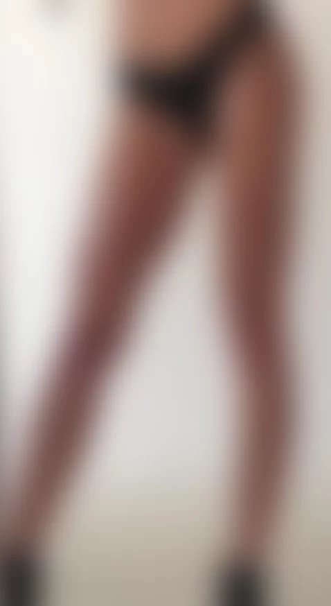 waiting for you in my room by victoriabbq