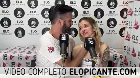 ELO PODCAST LE DA NALGADAS A MILE GOMEZ EN EL CUARTO PICANTE by elopodcast