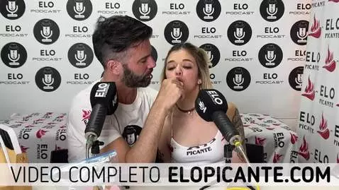 MILE GOMEZ MUESTRA LOS PEZONES EN EL CUARTO PICANTE by elopodcast