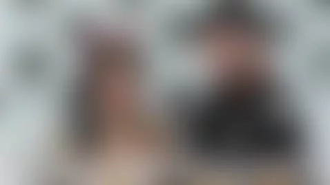 SARA BLONDE JUEGA PIEDRA PAPEL O TIJERA CON ELO PODCAST by elopodcast