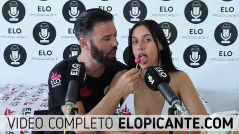 JOVENCITA COLOMBIANA CHUPA LA PALETA BON BON BUM DE ELO PICA... by elopodcast
