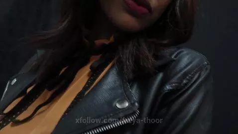 you will want to suck and put all your cum on my dirty feet ... by freya-thoor