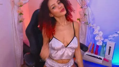 Hi guys, nice day to have fun and enjoy to the fullest by lillydollss