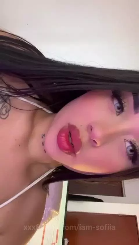 Gimme a kiss :3 by iam-sofiia