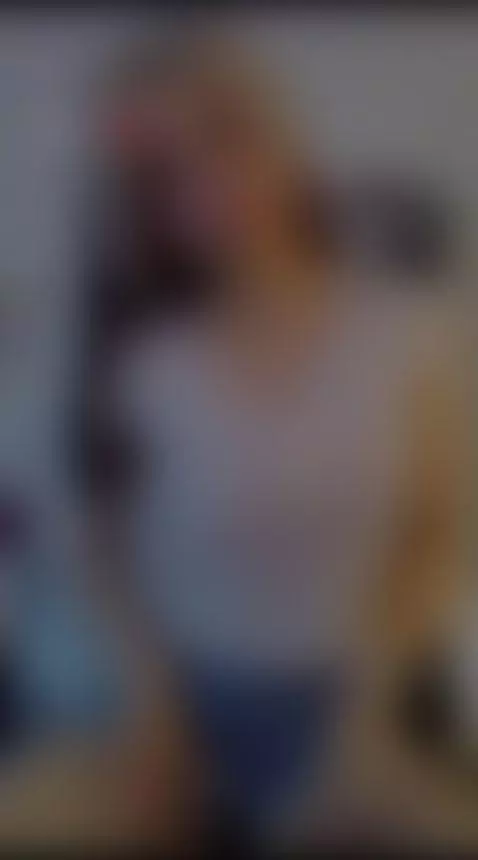 Hey ❤️ by scaarlett-1