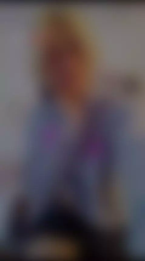 kisses for everyone I'm online I'll wait for you guys 😍 by scaarlett-1