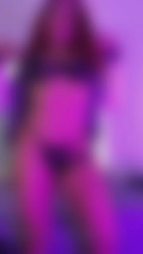 Make me vibrate while I dance  🍑 by joycethompson