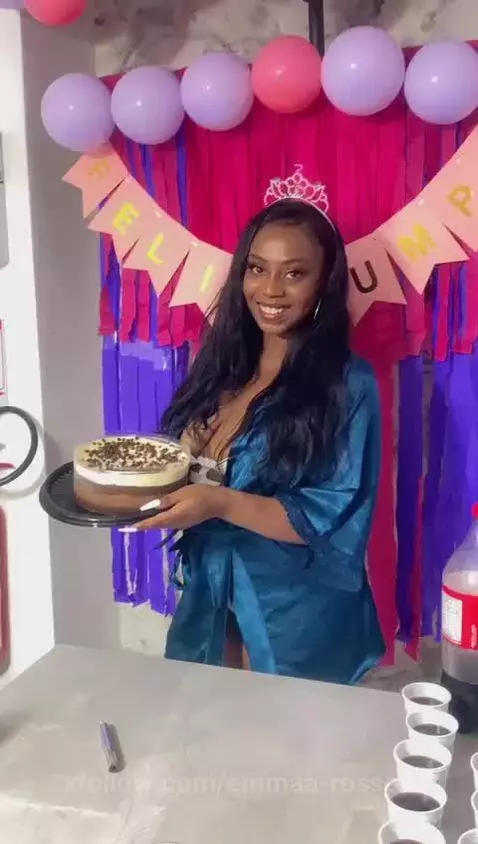 Hi guys, today is my birthday, so I'm waiting for you all to... by emmaa-rosse2