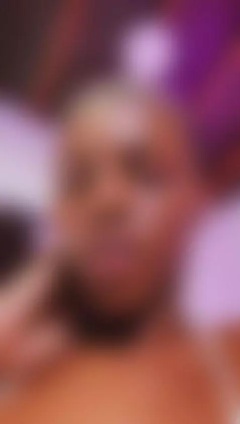 In each look, a universe of determination and strength. 💫✨ by irisallen