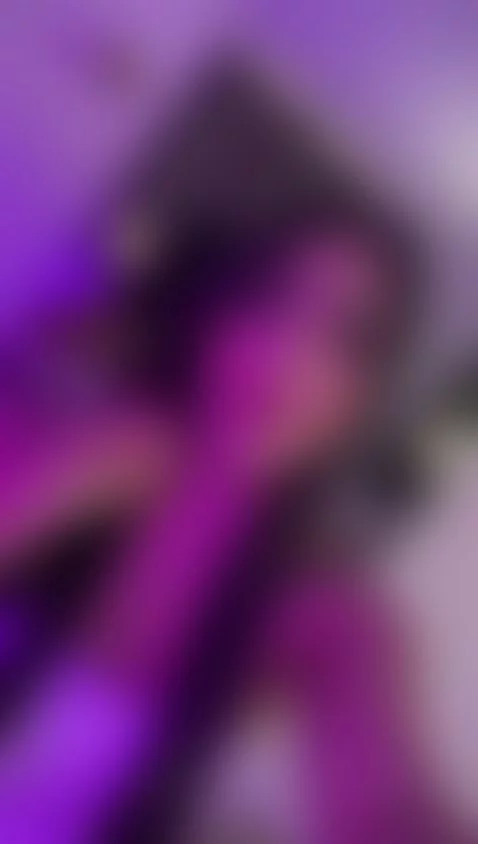 Wanna play with my big juicy ass? by emma-laurent