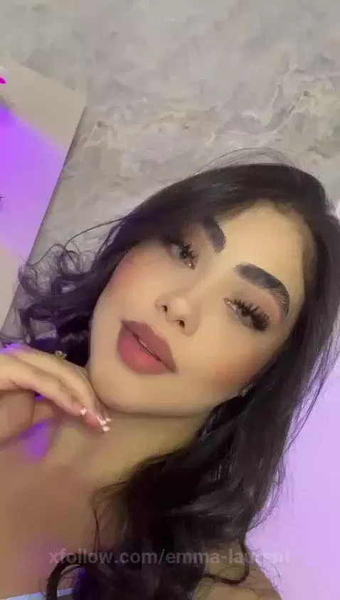 Who wants to spill all your cum on my pretty angel face ?? by emma-laurent